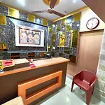 Goroomgo Uk Palace Puri Near Sea Beach