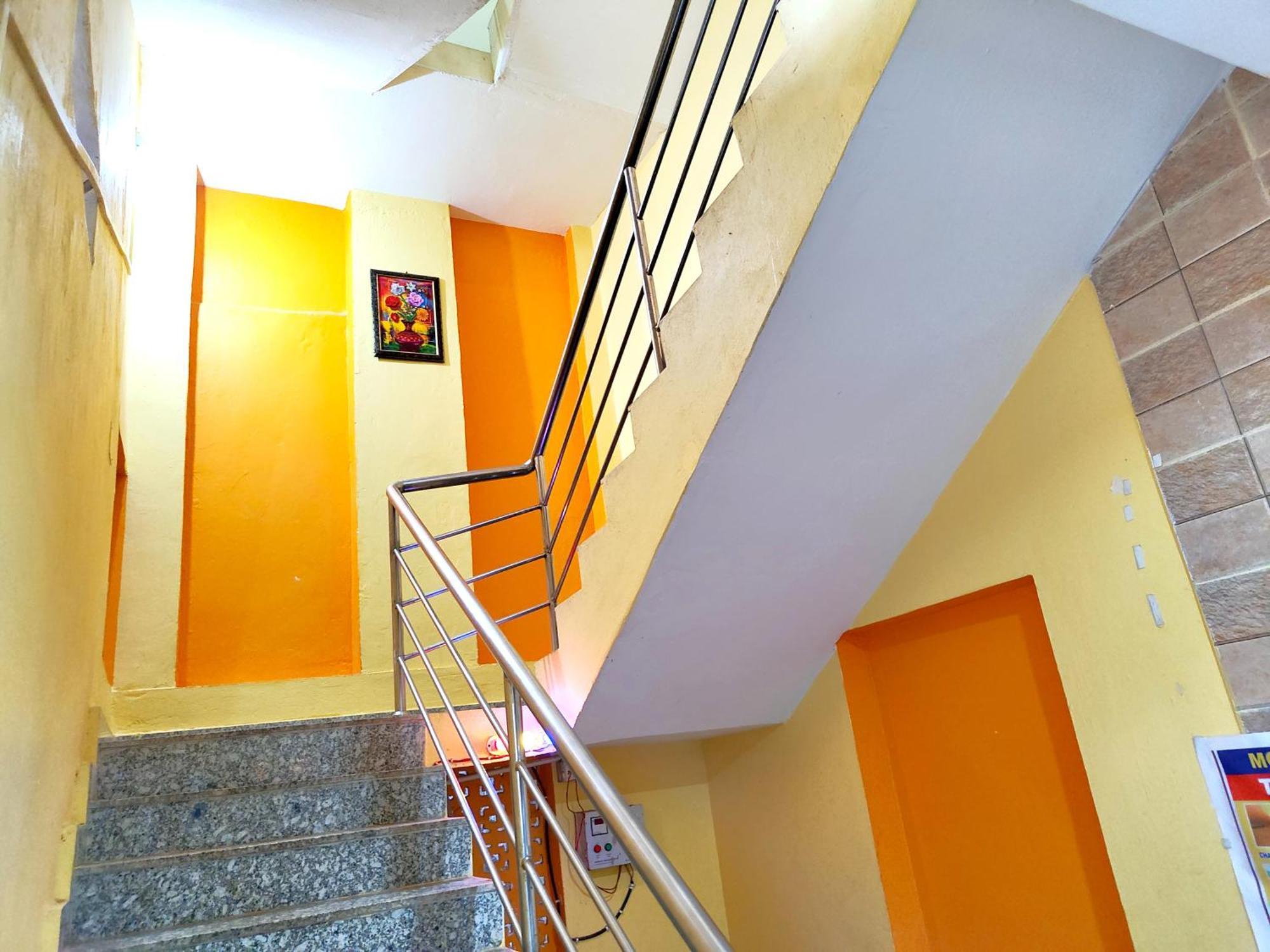 Sahoo Palace: Seaside Luxury In Hotel Puri